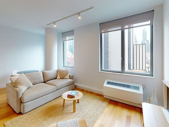 3rd image of 550 W 54th St APT 1103