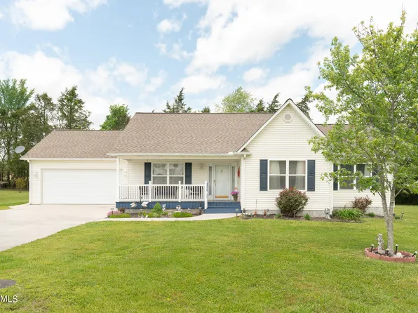 169 Clover Cir, Jacksboro, TN 37757