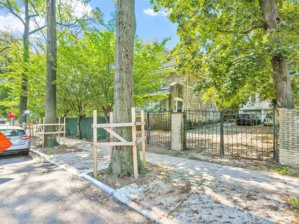 81-26 Austin Street image 4 of 30