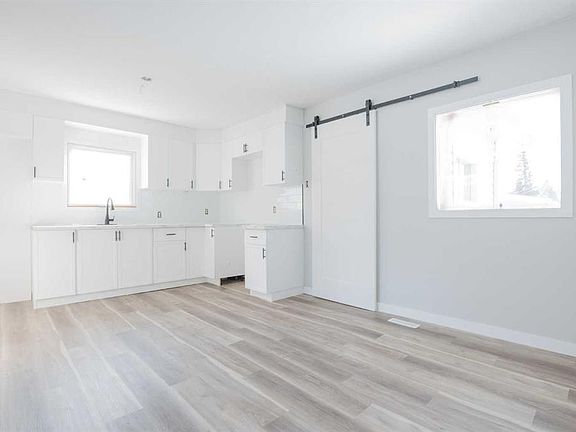 5th image of 9513 N 105th Ave