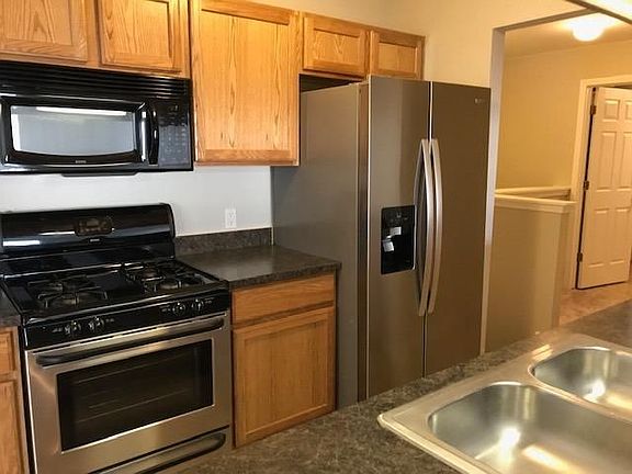 5th image of 639 Addington Ln