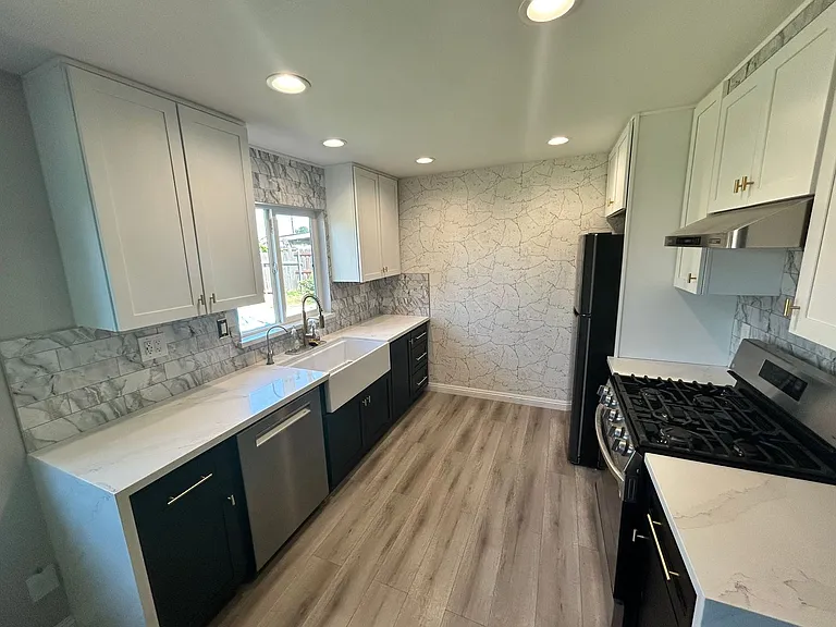 131 S Olive Ave — Photo 9