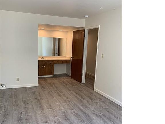 4th image of 543 Grand Fir Ave APT 1