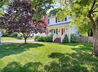 19 Lola St, Fairfield, CT 06825