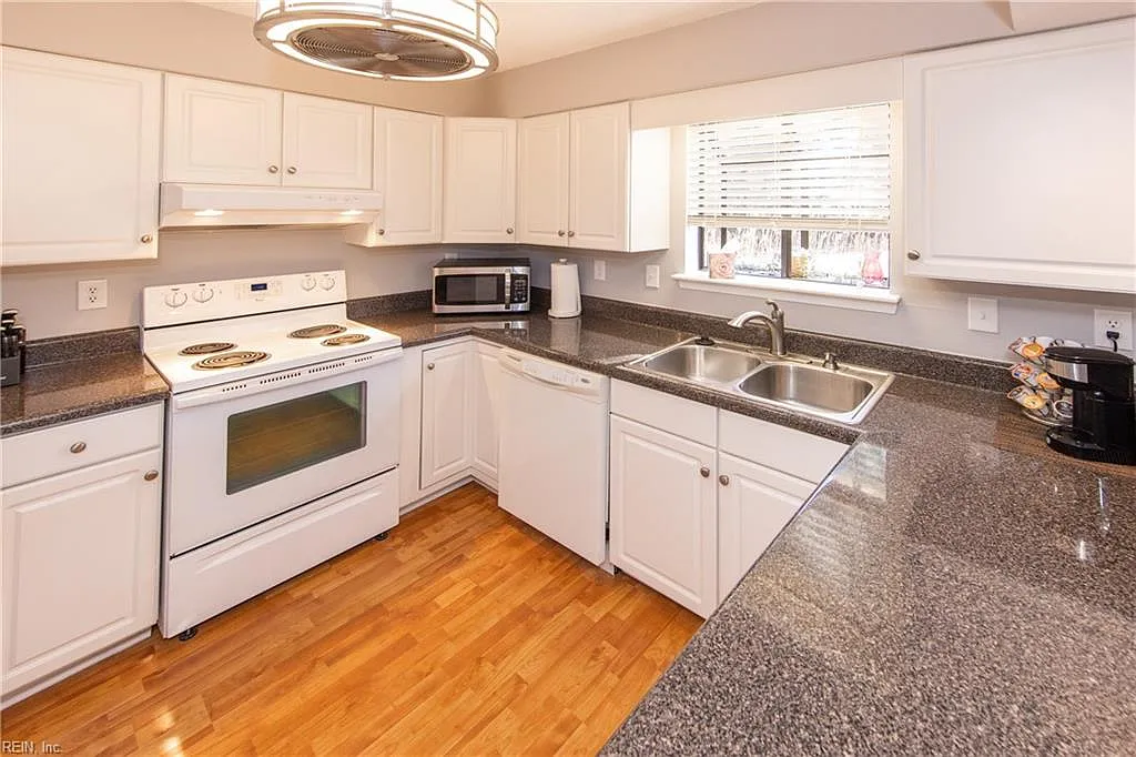 1 bed, 776 sqft, $1,800 — Photo 3