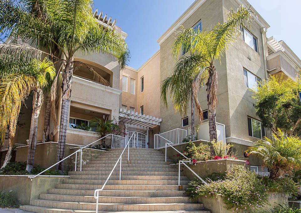 1st image of 602 S Wilton Pl APT 106