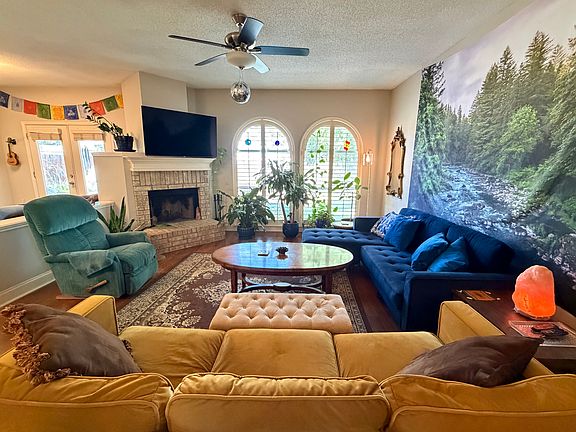 3rd image of 6612 Colton Bluff Springs Rd