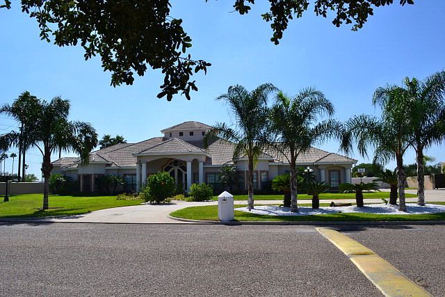 1st image of 708 Chelsea Dr #19