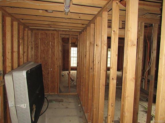 5th image of 515 Pegram St