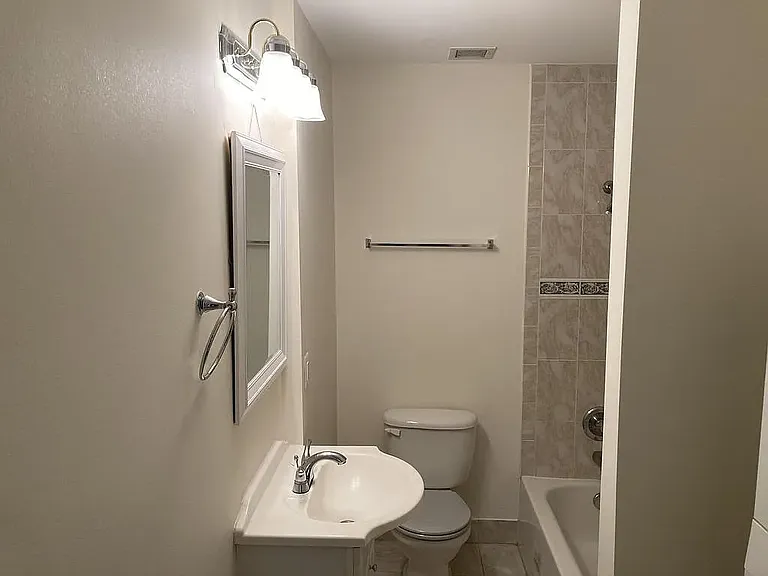 2517 Pennsylvania Ave NW #4 — Photo 4