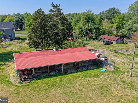 4th image of 3448 Irish Hill Rd