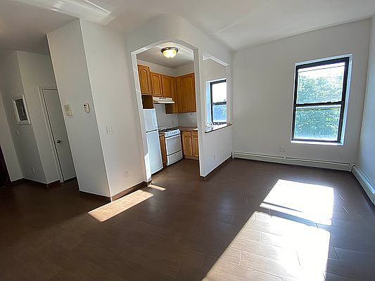 3rd image of 1801 Church Ave #2R