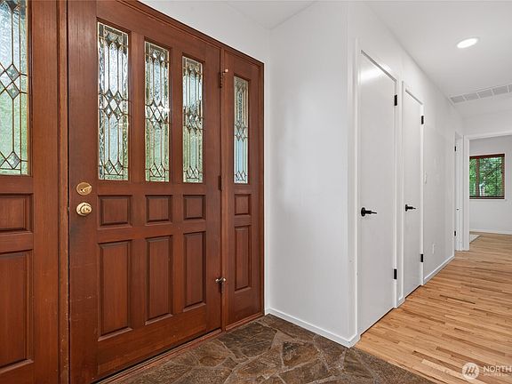 5th image of 1521 150th Avenue SE
