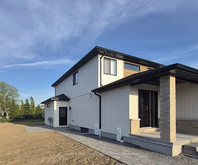 128 Hastings Dr #B — Photo 2