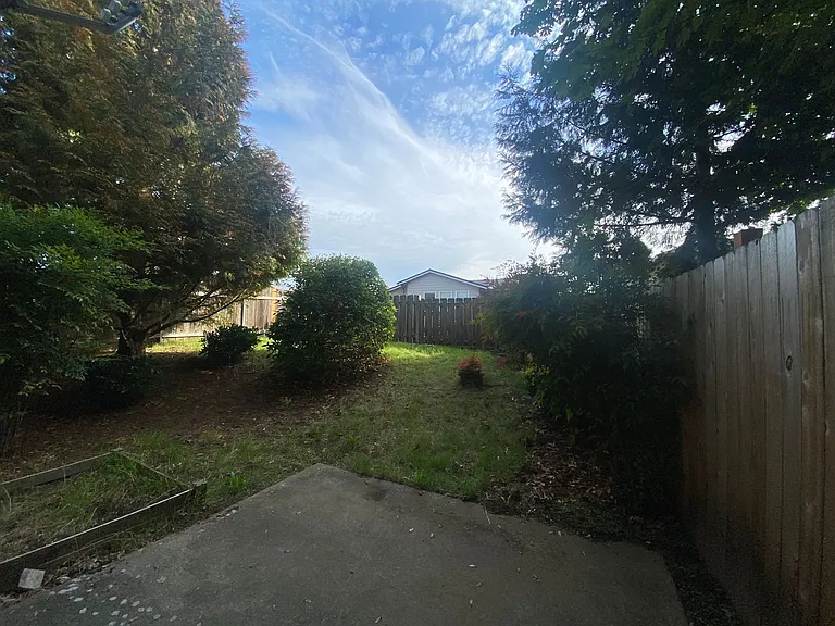 Come See This Lovely 3 Bedroom Townhouse! — Photo 10