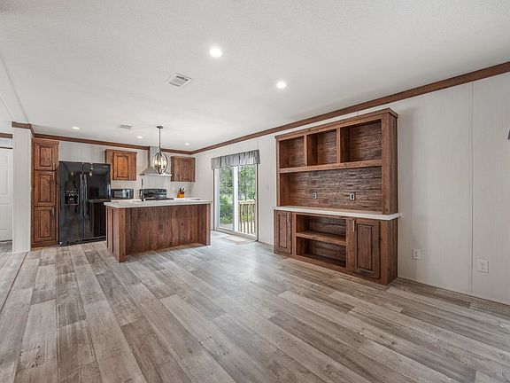 5th image of 9900 Kirchherr Ave
