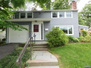 32 Campbell St, Waldwick, NJ 07463