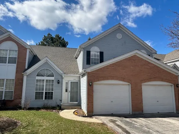 134 Heritage Ct, Gurnee, IL 60031