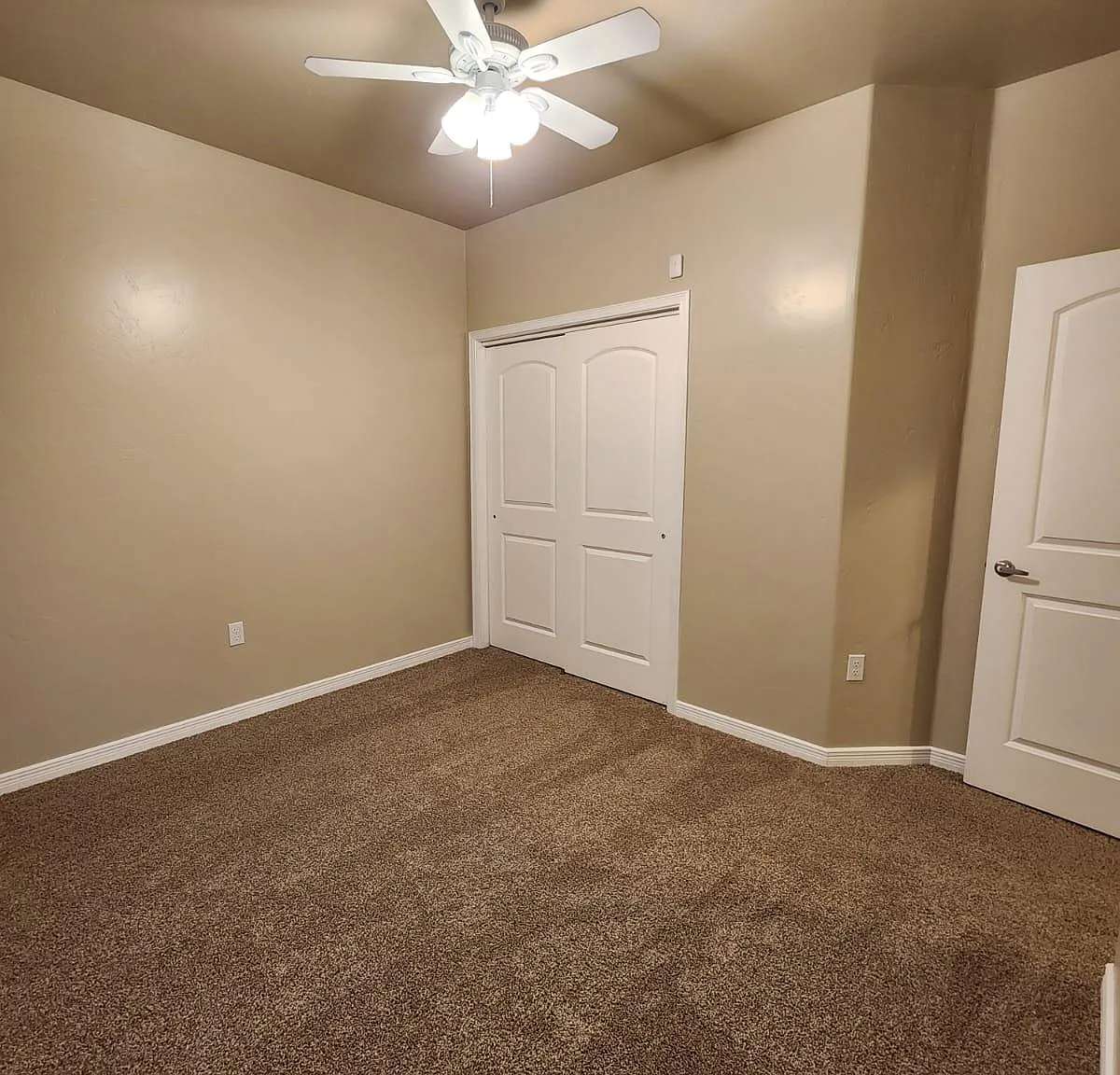 4 bed, 1738 sqft, $2,300 — Photo 4