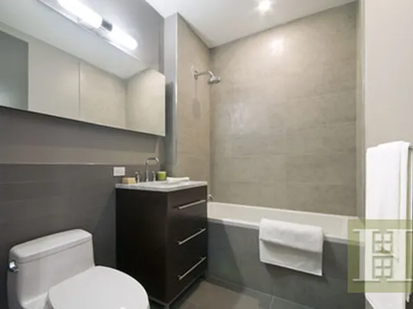 80 Metropolitan Avenue image 1 of 8