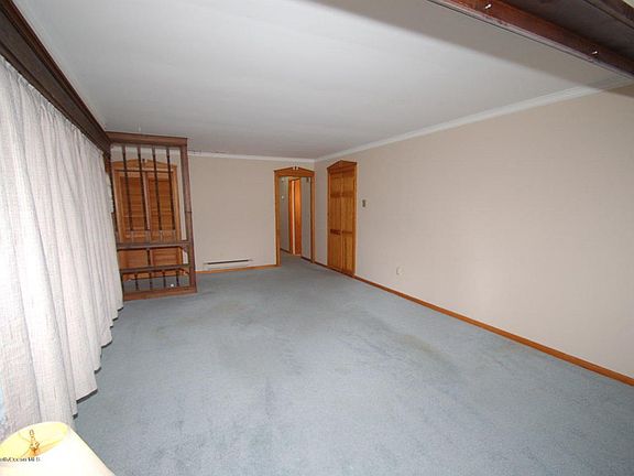 4th image of 1213 Pemberton St