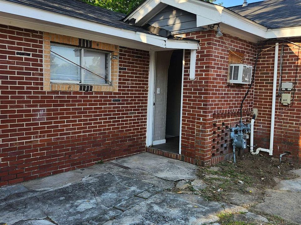 1st image of 225 Straight St