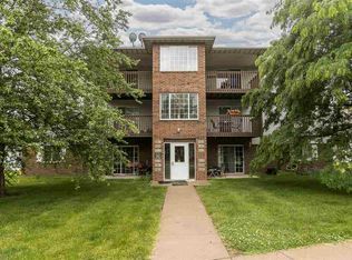 505 Kimberlite St, Tiffin, IA 52340
