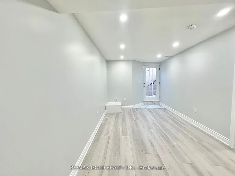 555 Settlers Rd W #BASEMENT — Photo 4
