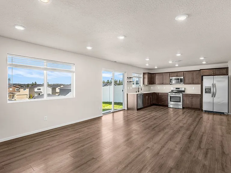 4440 W Bedford Ave — Photo 1