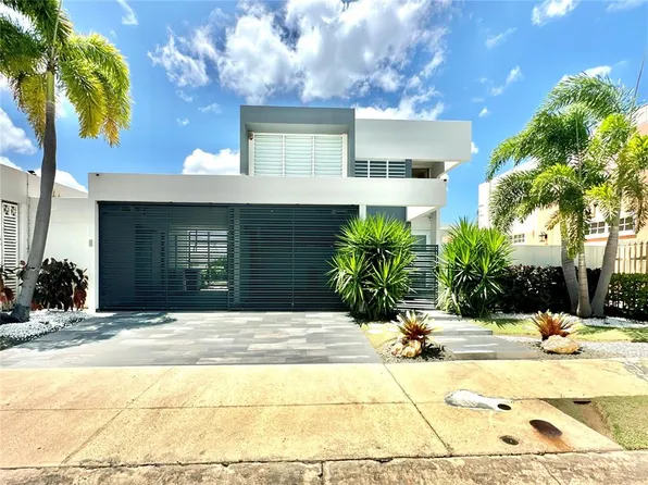 9 Plaza Ocho, Catano, PR 00962