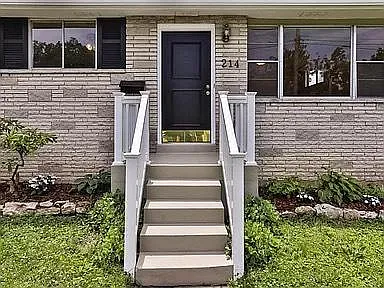 214 Euclid Ave — Photo 2