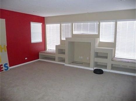4th image of 484 Oaklanding Blvd