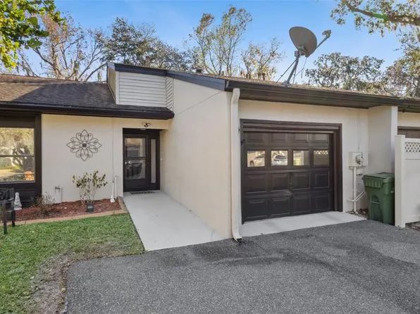 916 Belle Oak Dr, Leesburg, FL 34748