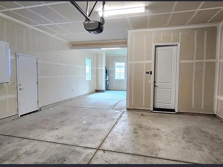 1490 Spanish Oak Ave — Photo 24