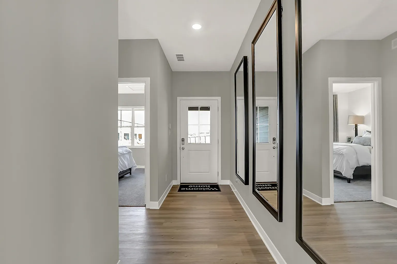 1905 Goodwin Pl — Photo 2