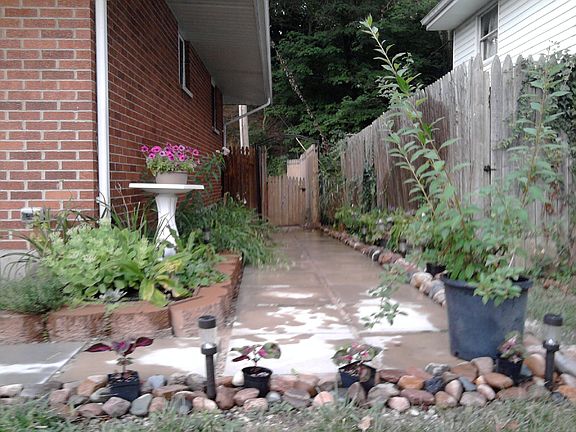 4th image of 72 Rockford Dr