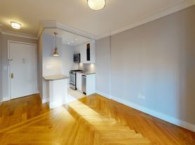 50 W 93rd St