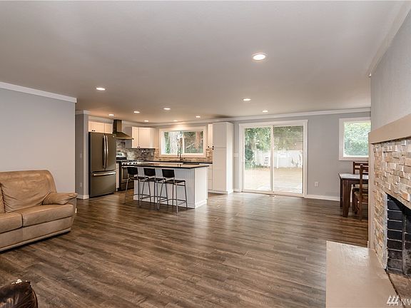 2nd image of 2026 Ponderosa Dr SE