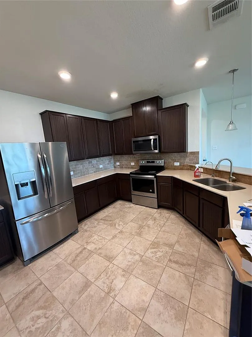 3 Bed 2 Bath Home Built 2018 — Photo 2