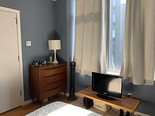 Rented by Douglas Elliman | media 19