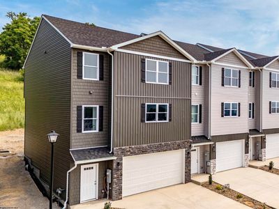 282 Red Oak Ln, Morgantown, WV, 26501