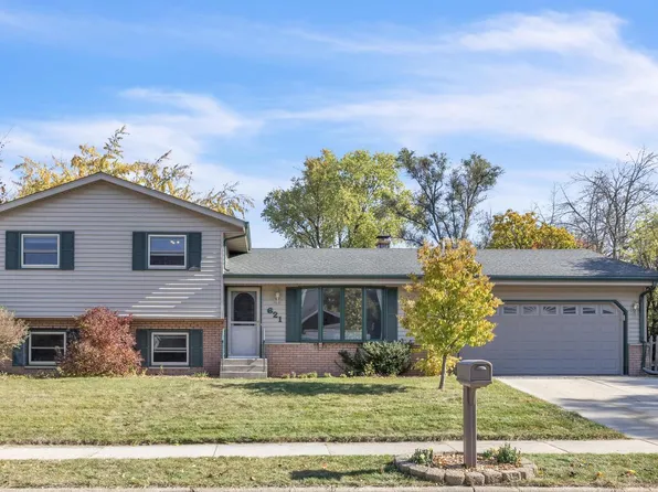 621 Riverview DRIVE, West Bend, WI 53095