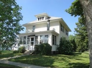 332 1st Ave E, Cresco, IA 52136