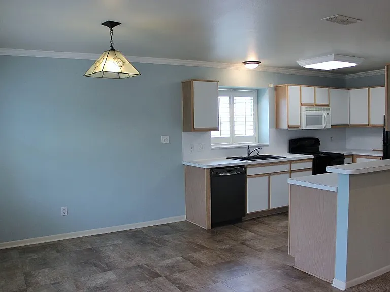 347 Stone Hill Dr #4 — Photo 12