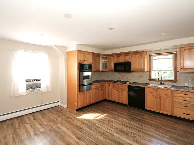 47 Van Dyke St #2 — Photo 3