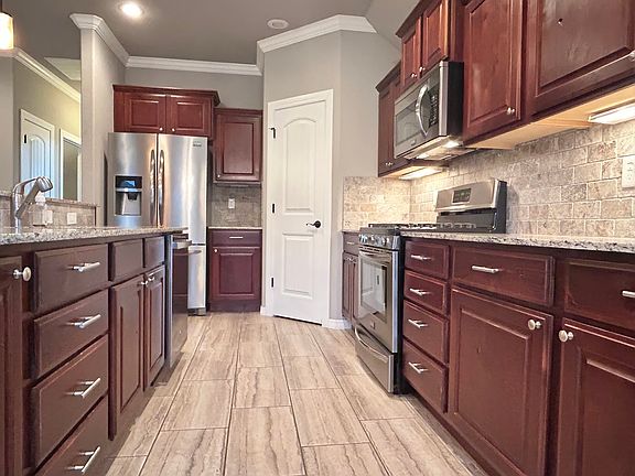 3rd image of 4755 W Oldham Dr