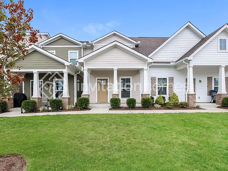 826 Ashland Place Dr — Photo 1