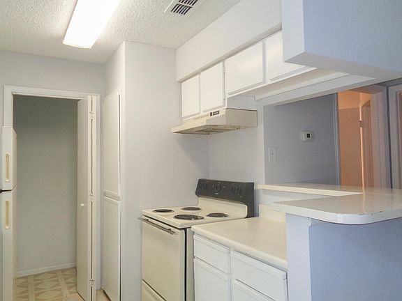 4th image of 8714 Mallard Reserve Dr Unit 205