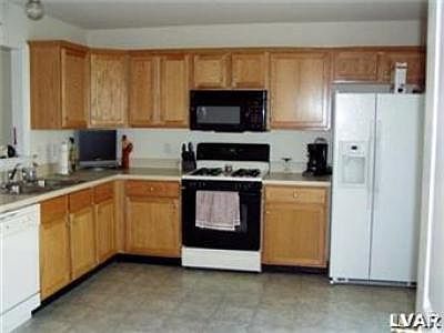 4th image of 2126 East Blvd