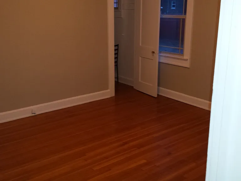 612 E 46th St — Photo 11